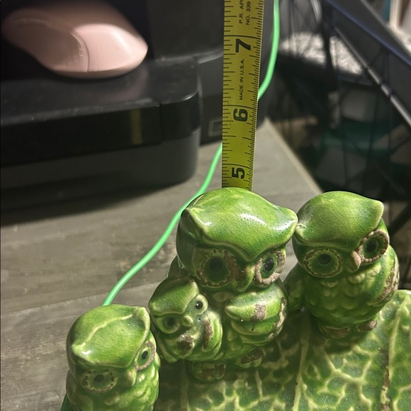 Green Leaf-Shaped Dish with Owl Figurines - Picture 6 of 7